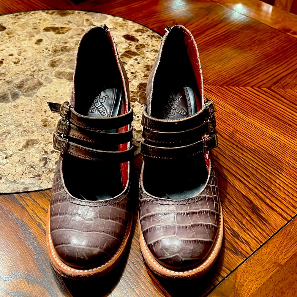 FREEBIRD by Steven / Ramsay. Stone Croco Size 8
